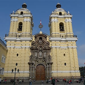 Front facade of the Church_of_San_Francisco_(Lima,_Peru)